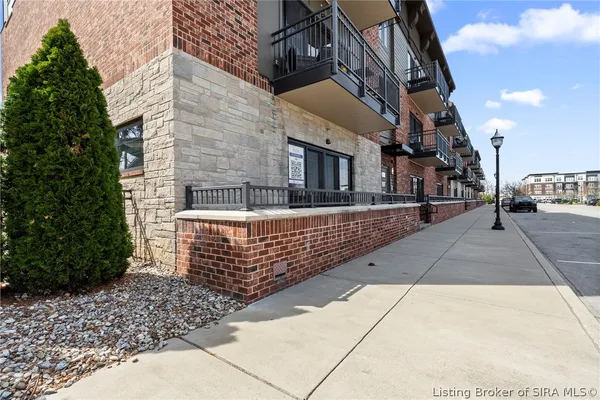 $337,000 | 238 Mulberry Street, Jeffersonville, IN 47130