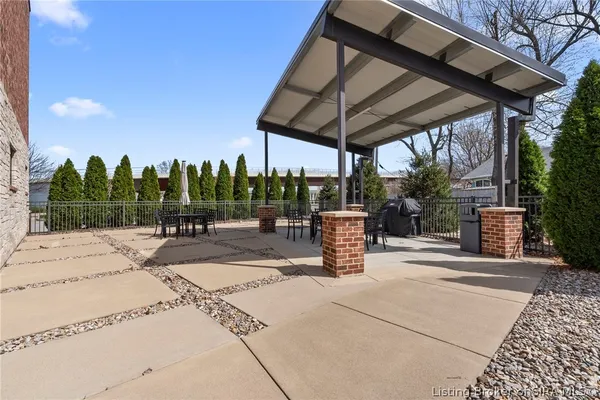 $337,000 | 238 Mulberry Street, Jeffersonville, IN 47130