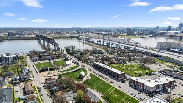 $337,000 | 238 Mulberry Street, Jeffersonville, IN 47130