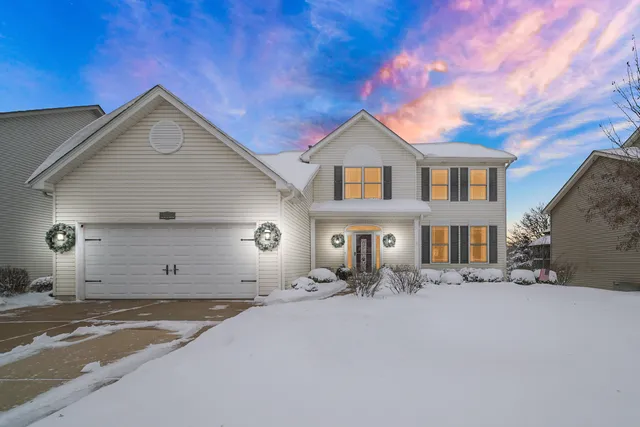 $679,900 | 1008 Asbury Drive, Aurora, IL 60502