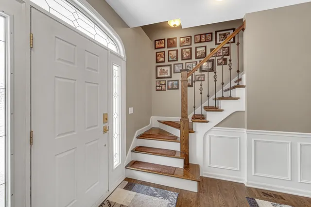 $679,900 | 1008 Asbury Drive, Aurora, IL 60502