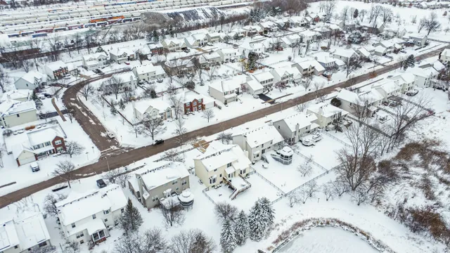 $679,900 | 1008 Asbury Drive, Aurora, IL 60502