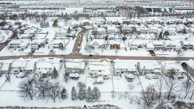 $679,900 | 1008 Asbury Drive, Aurora, IL 60502