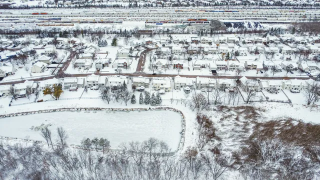 $679,900 | 1008 Asbury Drive, Aurora, IL 60502