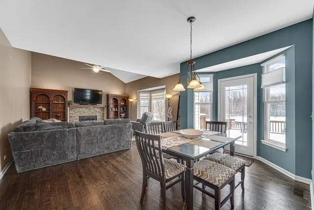 $679,900 | 1008 Asbury Drive, Aurora, IL 60502