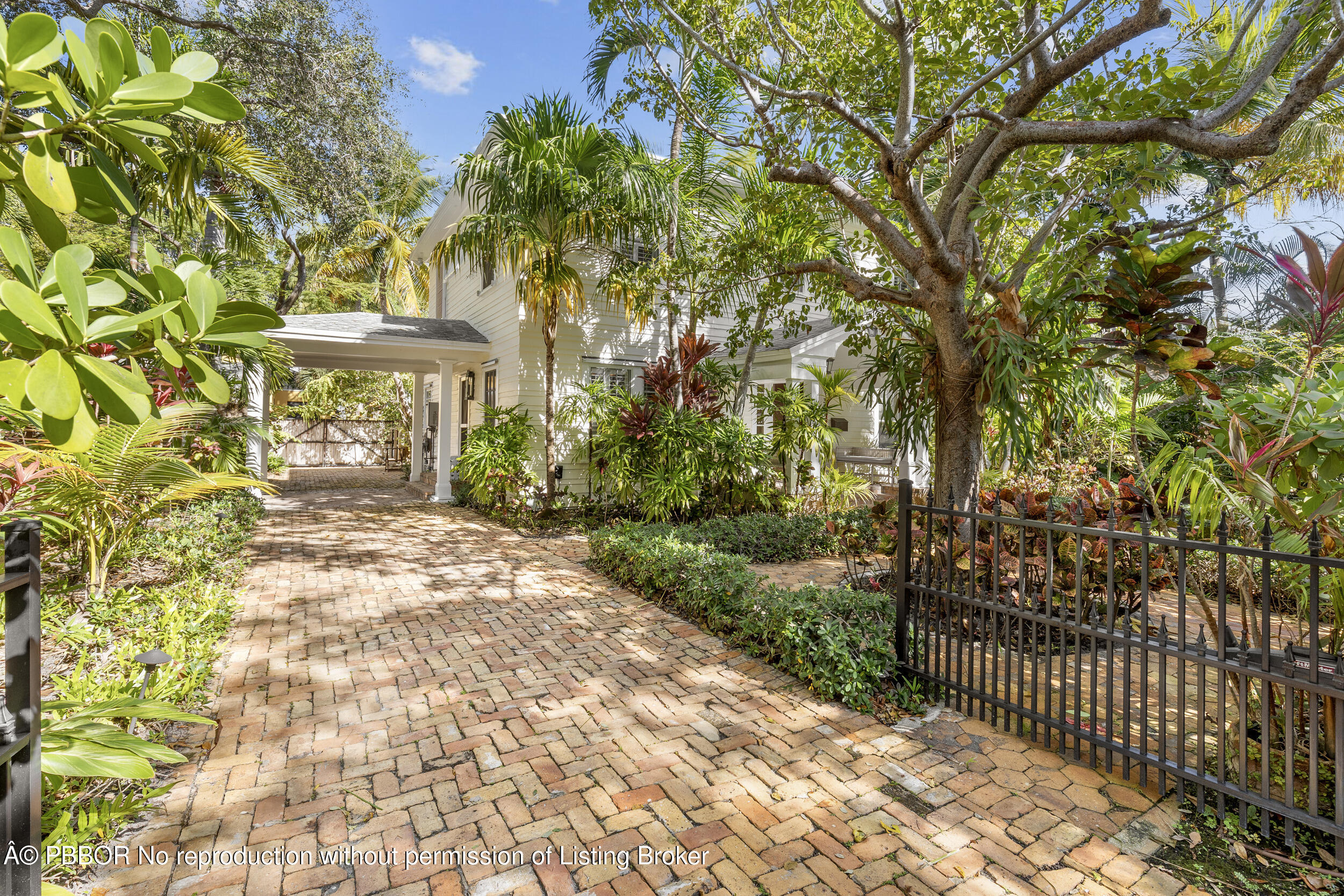 321 Croton Way West Palm Beach, FL 33401 - Photo 40 of 40 a front view of a house with a yard