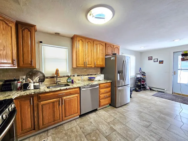 $3,250 | 296 St Nicholas Avenue, Worcester, MA 01606