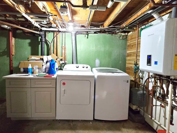 $3,250 | 296 St Nicholas Avenue, Worcester, MA 01606