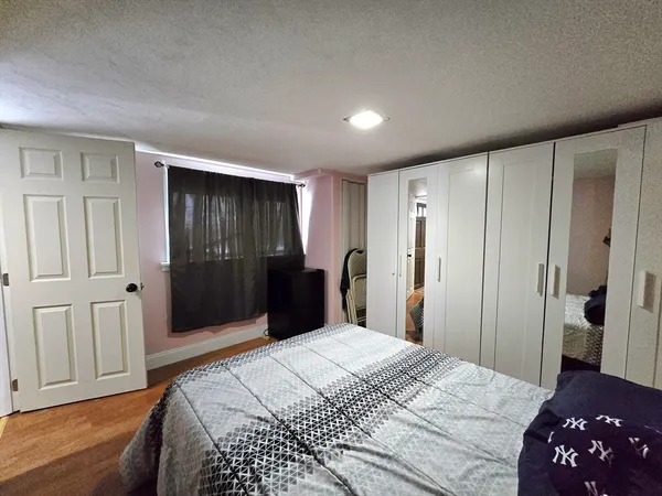 $3,250 | 296 St Nicholas Avenue, Worcester, MA 01606