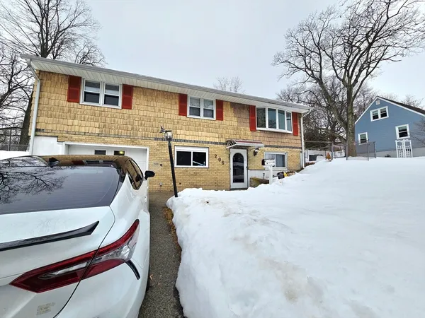 $3,250 | 296 St Nicholas Avenue, Worcester, MA 01606