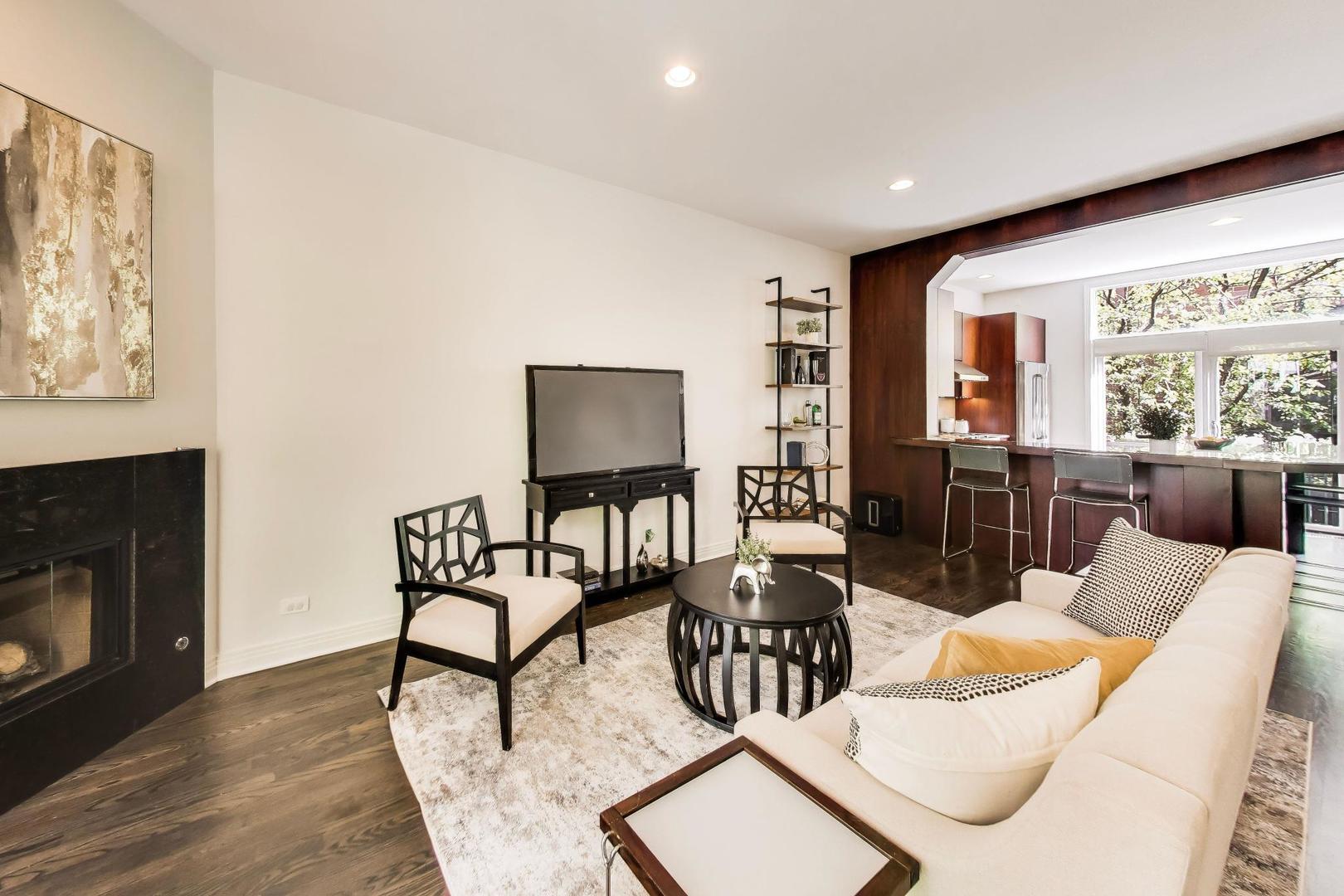 320 North Clinton Street, Unit D Chicago, IL 60661 - Photo 11 of 50
