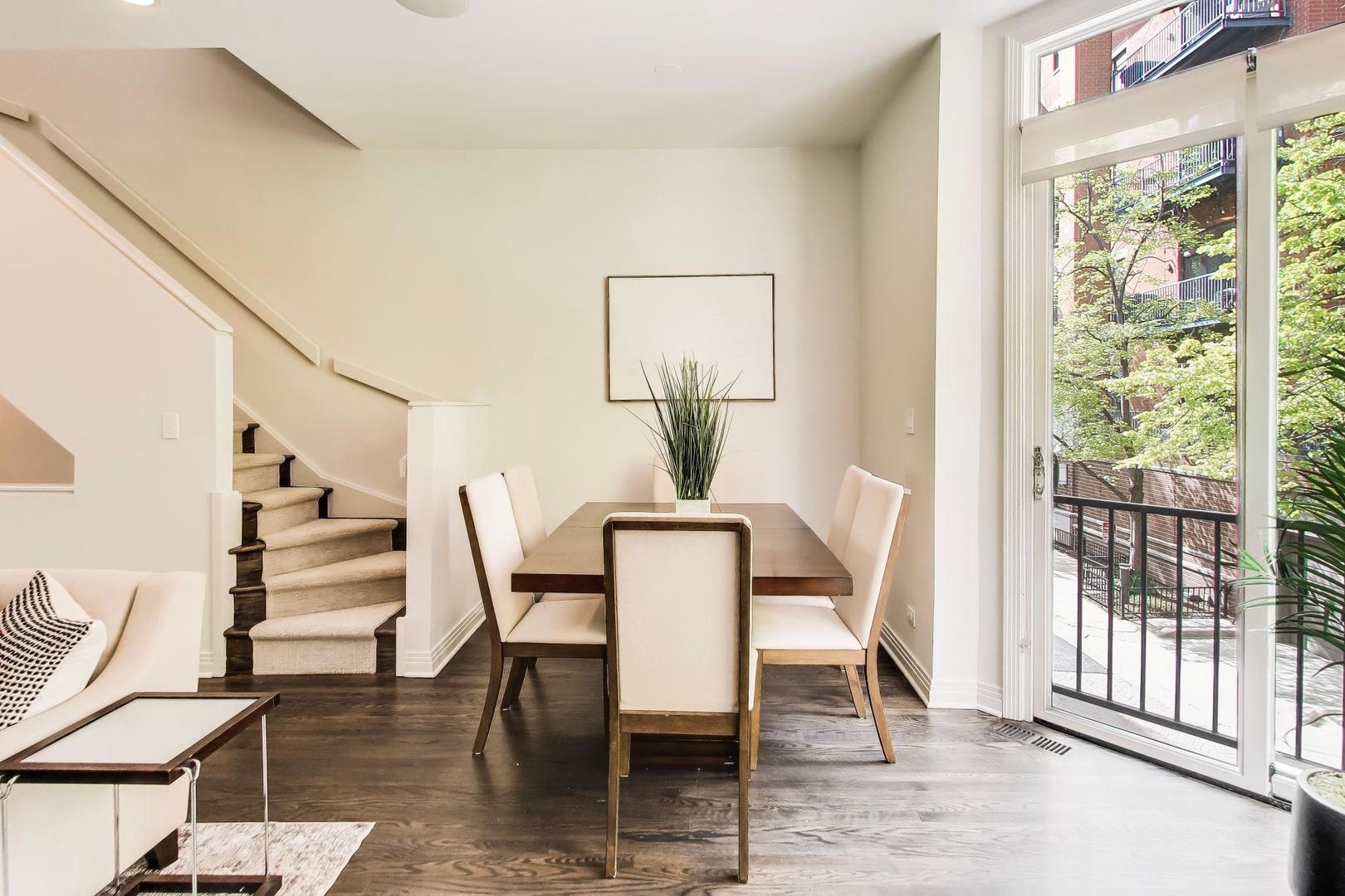320 North Clinton Street, Unit D Chicago, IL 60661 - Photo 12 of 50