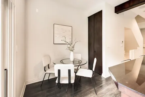 $825,000 | 320 North Clinton Street, Unit D, Chicago, IL 60661