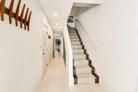 $825,000 | 320 North Clinton Street, Unit D, Chicago, IL 60661