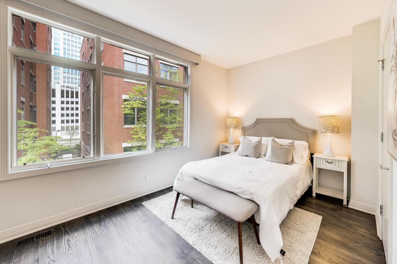 320 North Clinton Street, Unit D Chicago, IL 60661 - Photo 27 of 50