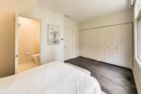 $825,000 | 320 North Clinton Street, Unit D, Chicago, IL 60661