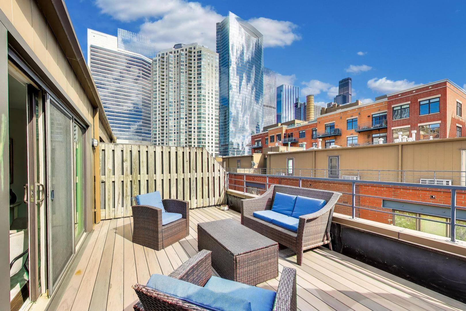 320 North Clinton Street, Unit D Chicago, IL 60661 - Photo 36 of 50