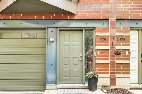 $825,000 | 320 North Clinton Street, Unit D, Chicago, IL 60661