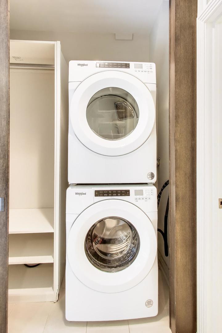 320 North Clinton Street, Unit D Chicago, IL 60661 - Photo 7 of 50