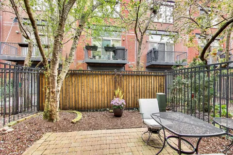 $825,000 | 320 North Clinton Street, Unit D, Chicago, IL 60661