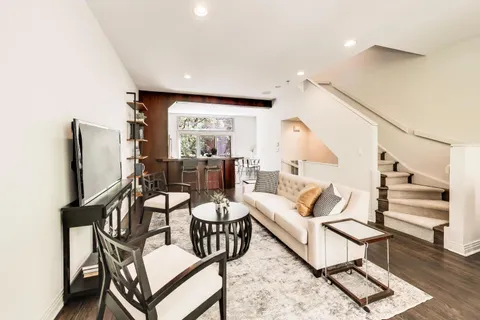 $825,000 | 320 North Clinton Street, Unit D, Chicago, IL 60661