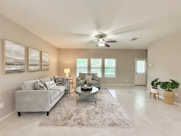 $440,000 | 150 Meadow Grove Drive, Conroe, TX 77384