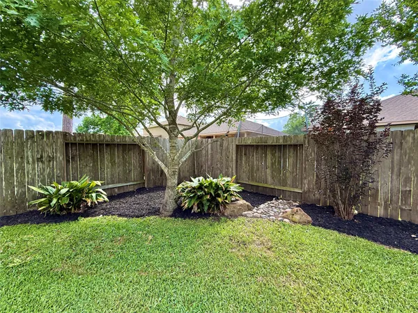 $440,000 | 150 Meadow Grove Drive, Conroe, TX 77384