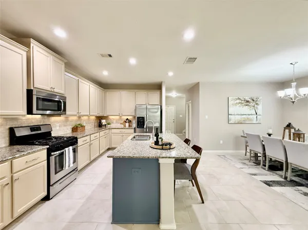 $440,000 | 150 Meadow Grove Drive, Conroe, TX 77384