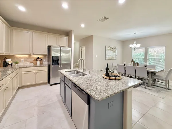 $440,000 | 150 Meadow Grove Drive, Conroe, TX 77384