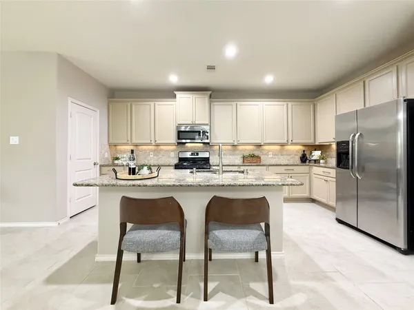 $440,000 | 150 Meadow Grove Drive, Conroe, TX 77384