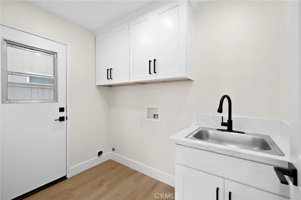 a en suite bathroom with a toilet and a shower