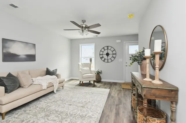 $1,800 | 100 Henry Drive, Unit 312, Burns, TN 37029