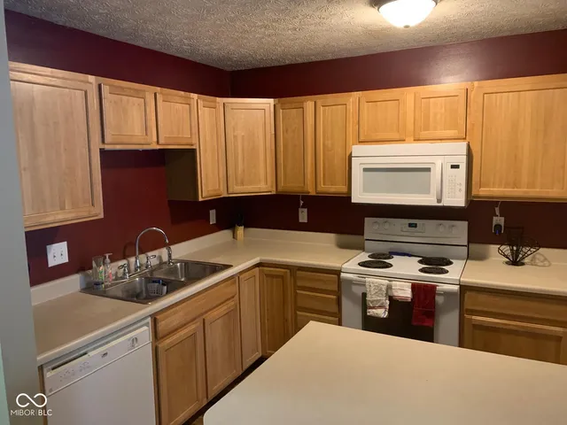 $194,990 | 4813 Kelvington Drive, Indianapolis, IN 46254