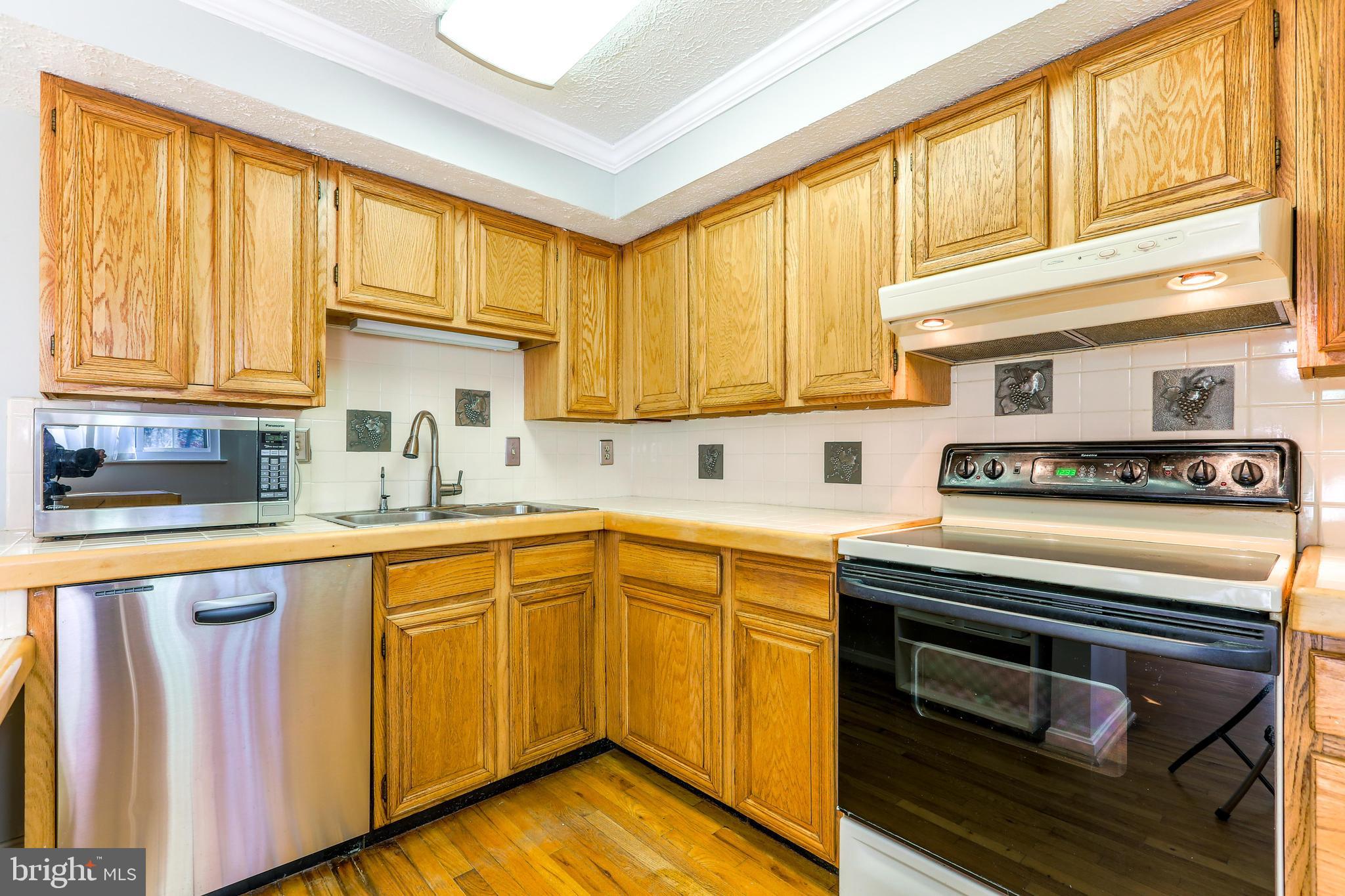 11517 Ivy Bush Court Reston, VA 20191 - Photo 18 of 61