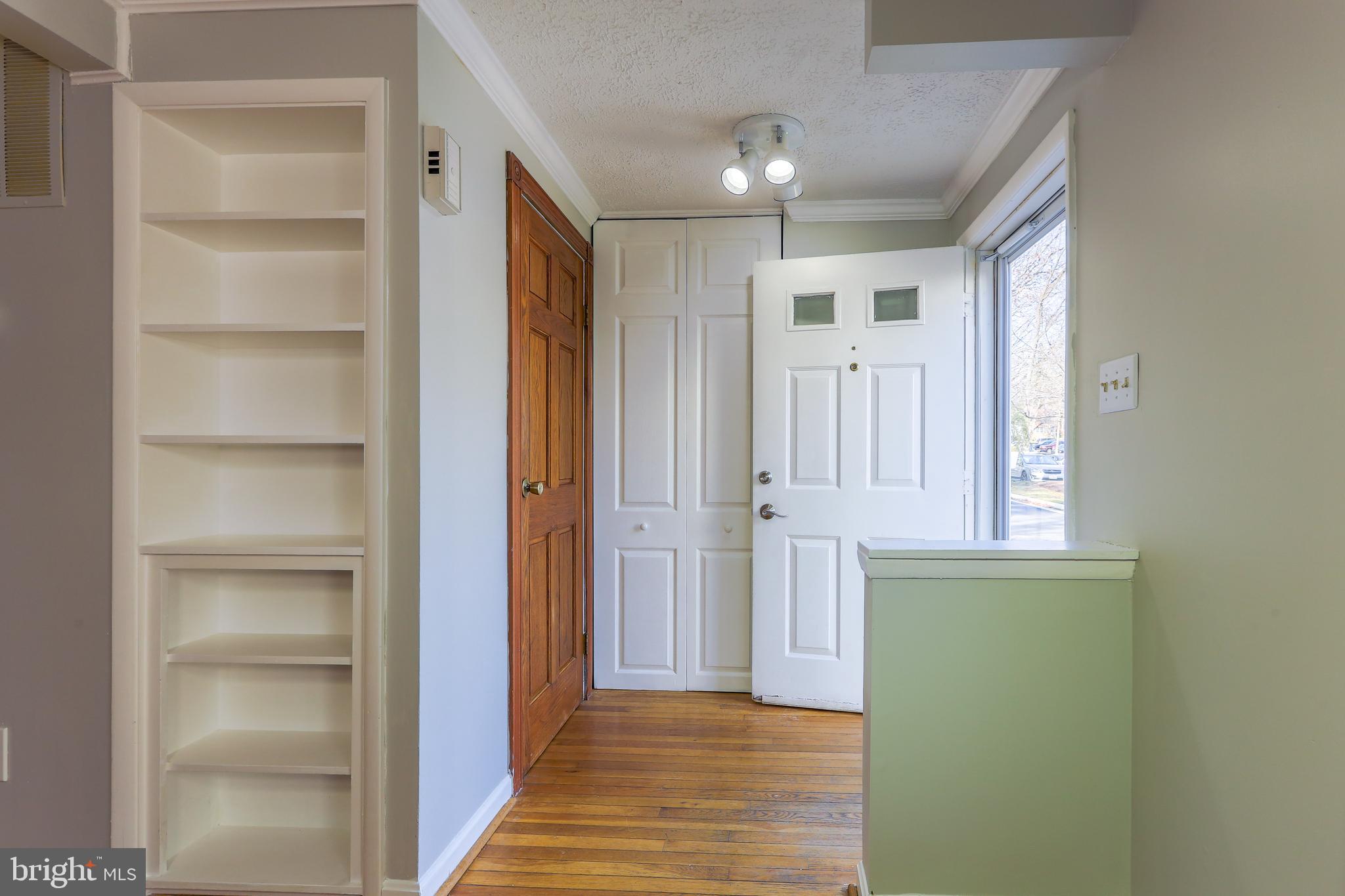 11517 Ivy Bush Court Reston, VA 20191 - Photo 4 of 61