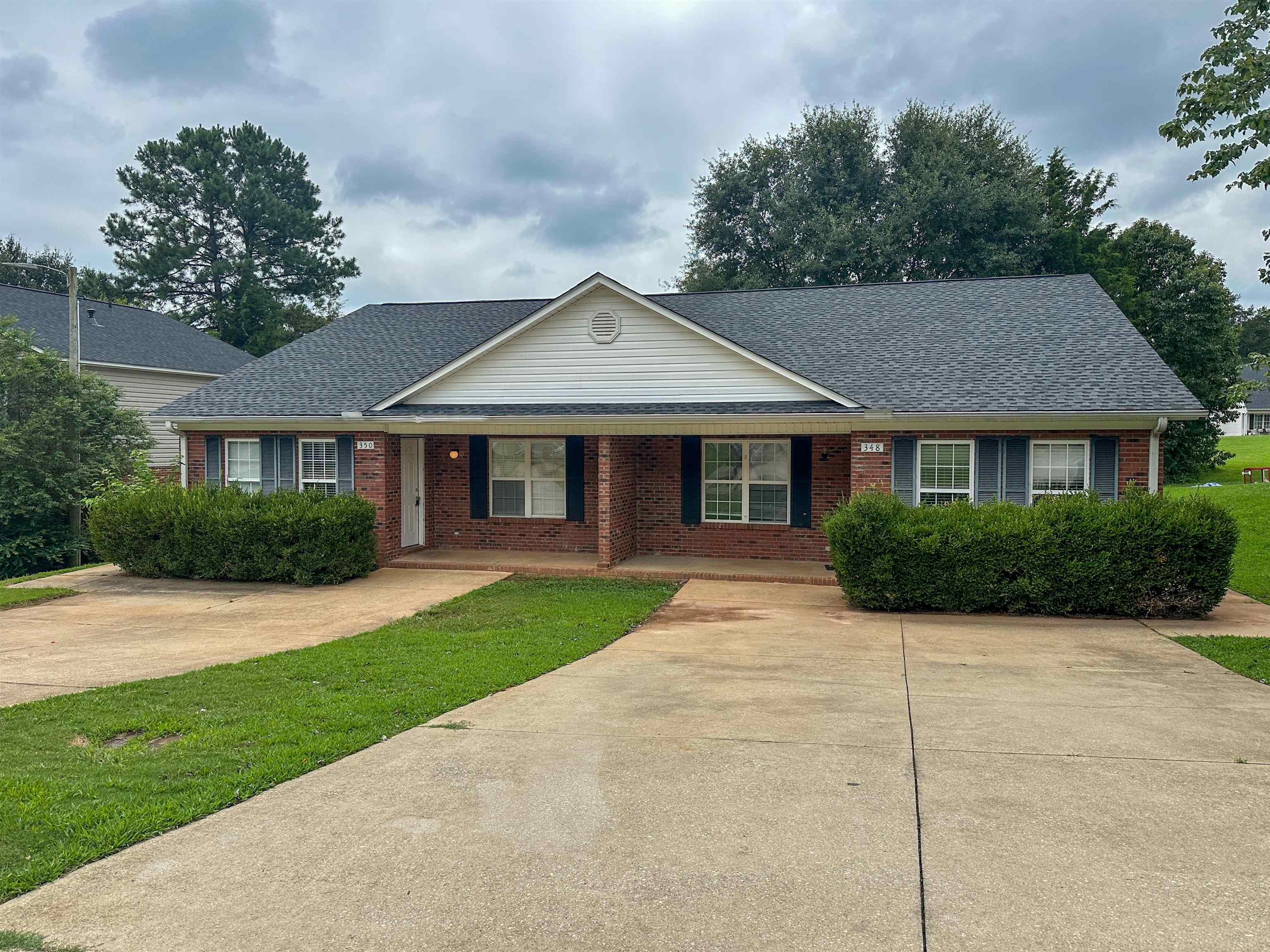 348-350 Miller Pointe Drive Inman, SC 29349 - Photo 1 of 15 Gallery Image 1