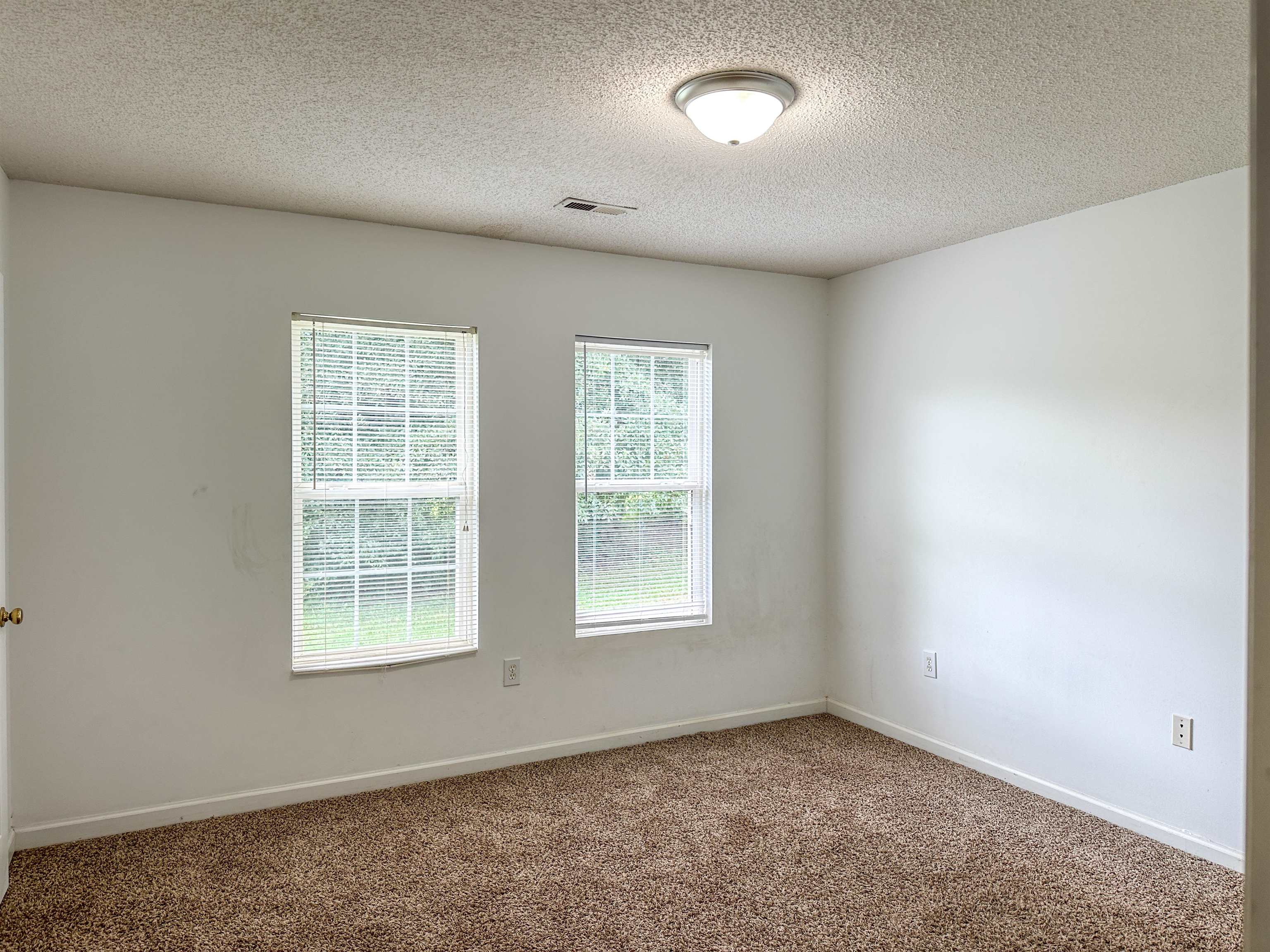 348-350 Miller Pointe Drive Inman, SC 29349 - Photo 11 of 15 Gallery Image 11