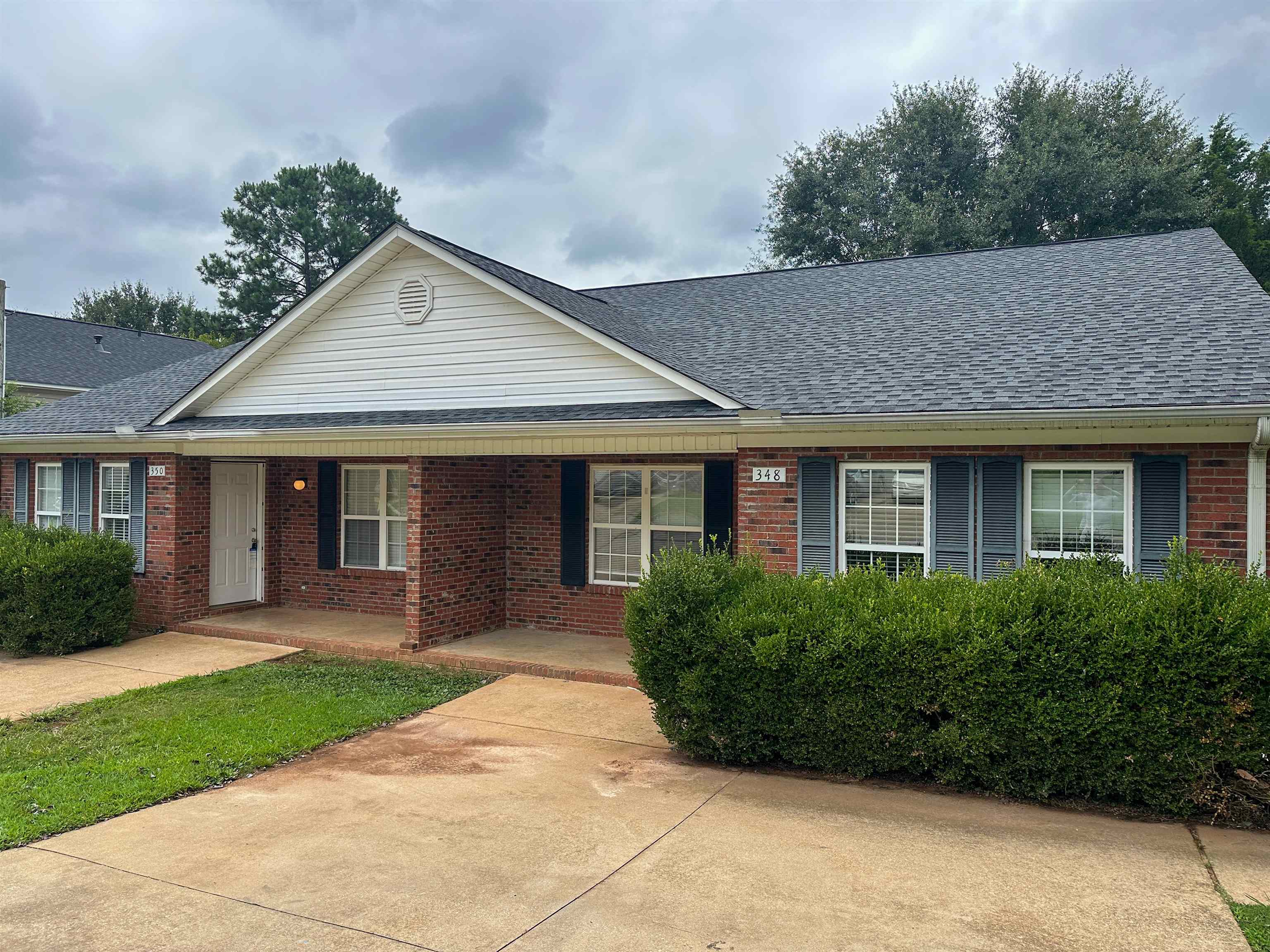 348-350 Miller Pointe Drive Inman, SC 29349 - Photo 2 of 15 Gallery Image 2