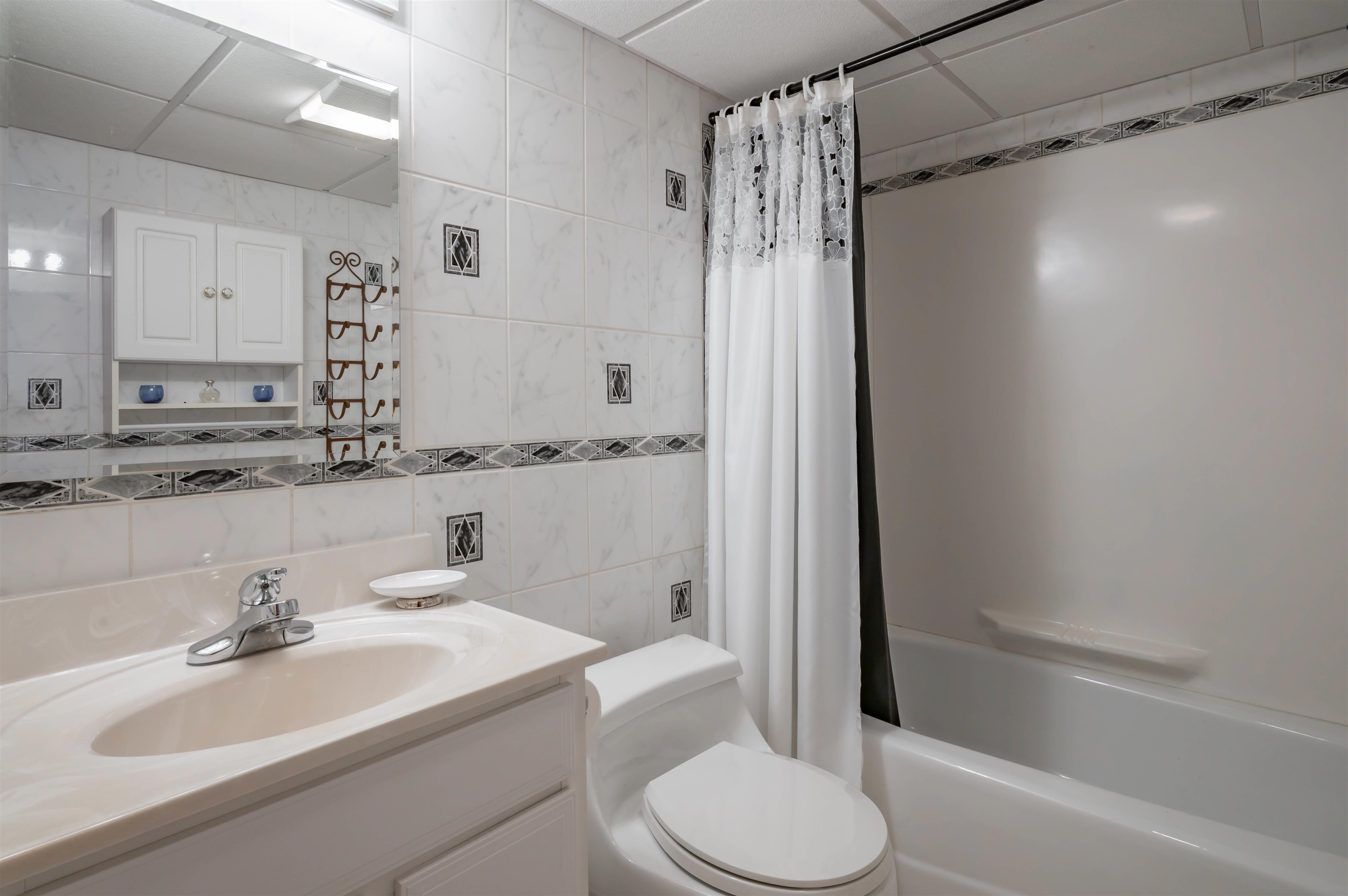 226 Amesbury Road Kensington, NH 03833 - Photo 25 of 59