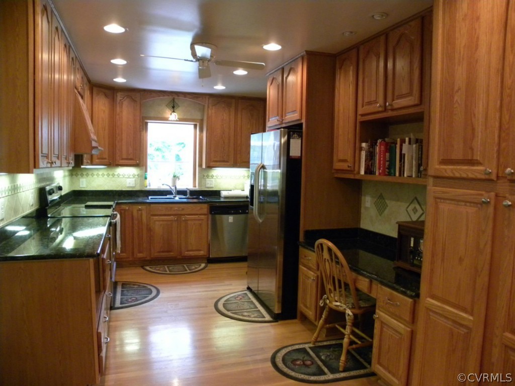 9501 Meadowgreen Road Henrico, VA 23294 - Photo 9 of 24 Gallery Image 9
