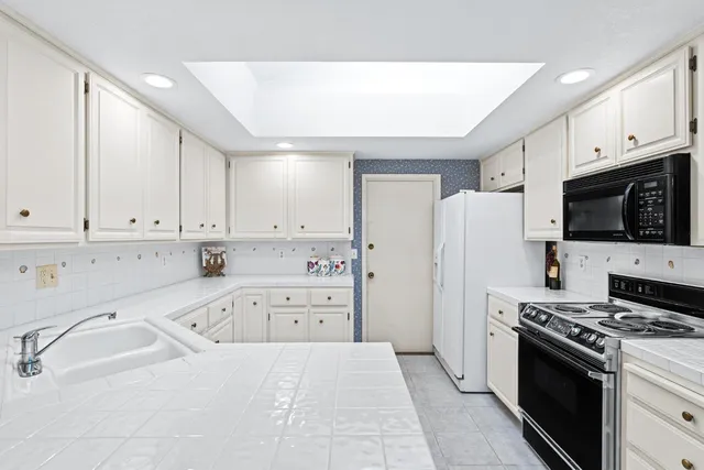 $410,000 | 1809 Holly Oak Drive, Modesto, CA 95354