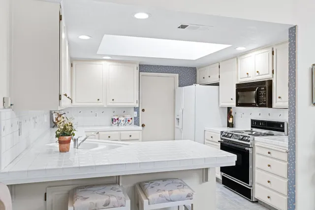 $410,000 | 1809 Holly Oak Drive, Modesto, CA 95354