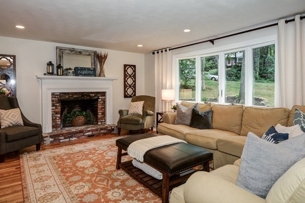 102 Robert Road Holliston, MA 01746 - Photo 11 of 30 Gallery Image 11