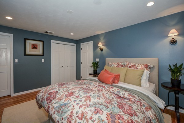 102 Robert Road Holliston, MA 01746 - Photo 16 of 30 Gallery Image 16