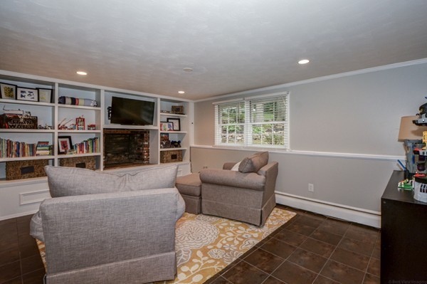 102 Robert Road Holliston, MA 01746 - Photo 21 of 30 Gallery Image 21