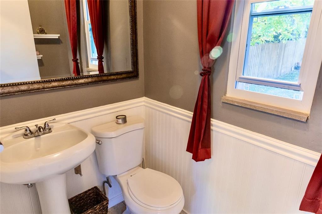 1130 McCabe Street Pittsburgh, PA 15201 - Photo 4 of 22
