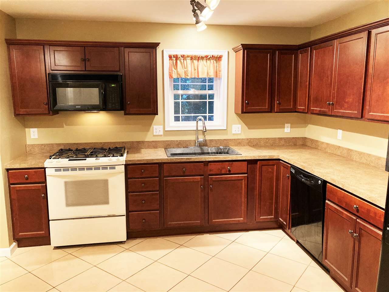 8 Walton Avenue Rio Grande, NJ 08242 - Photo 12 of 29 Gallery Image 12