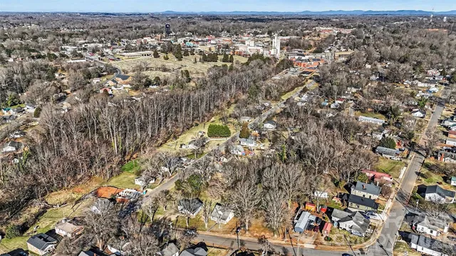 $180,000 | 612 East E Street, Newton, NC 28658