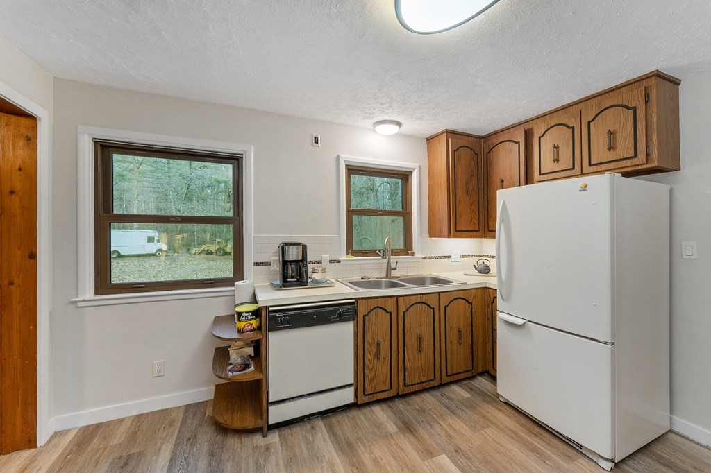 583 Fletcher Street Northbridge, MA 01588 - Photo 13 of 42