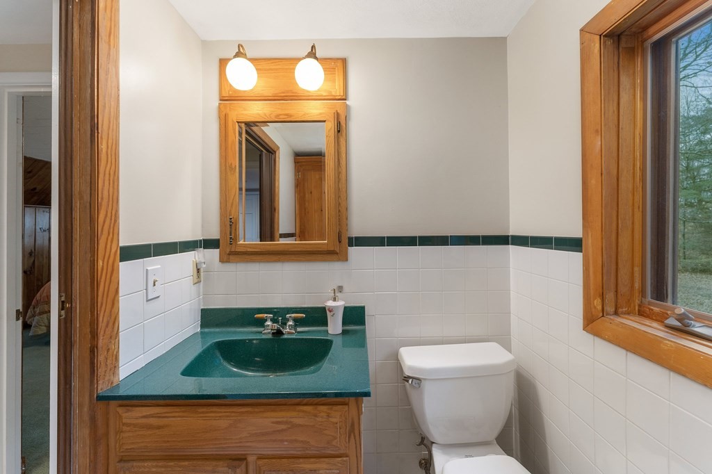 583 Fletcher Street Northbridge, MA 01588 - Photo 25 of 42